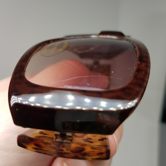 UV Brown Cheetah Sunglasses - Picture 6 of 6